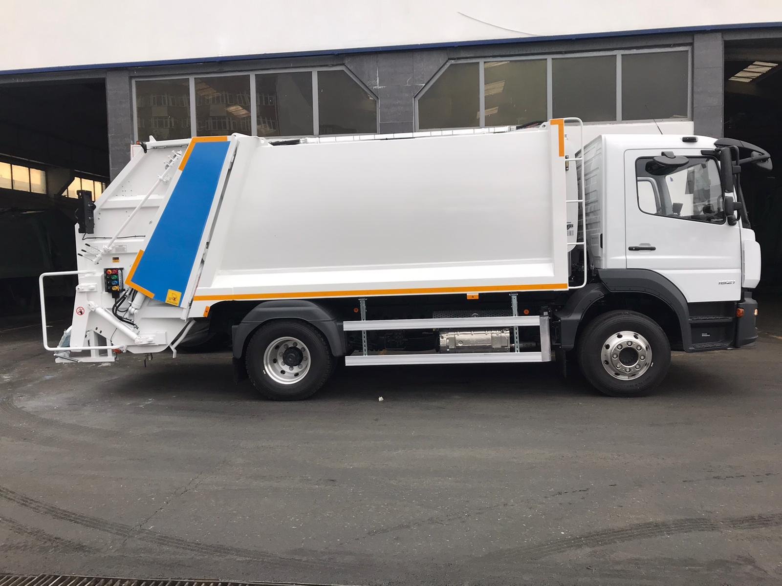 Mercedes-Benz Atego şasili sıkıştırmalı kasa — yan profil